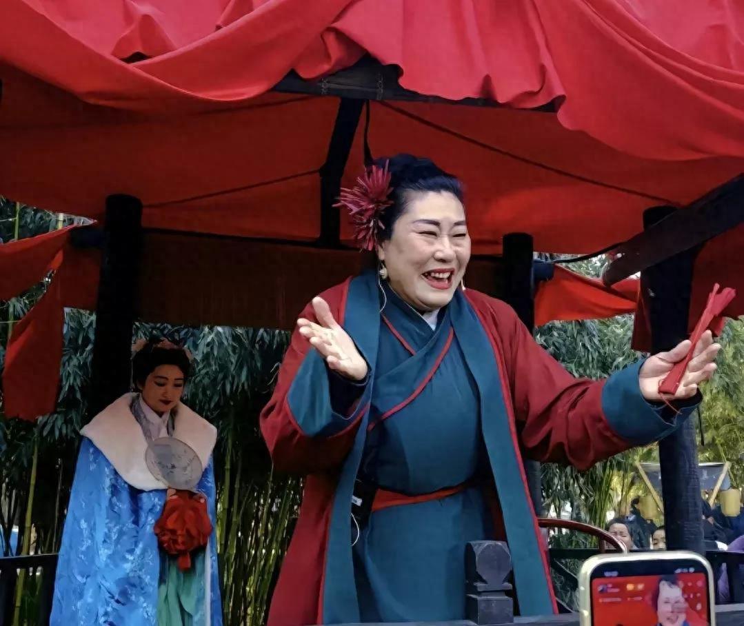 已婚男子找王婆說媒 妻子:將離婚