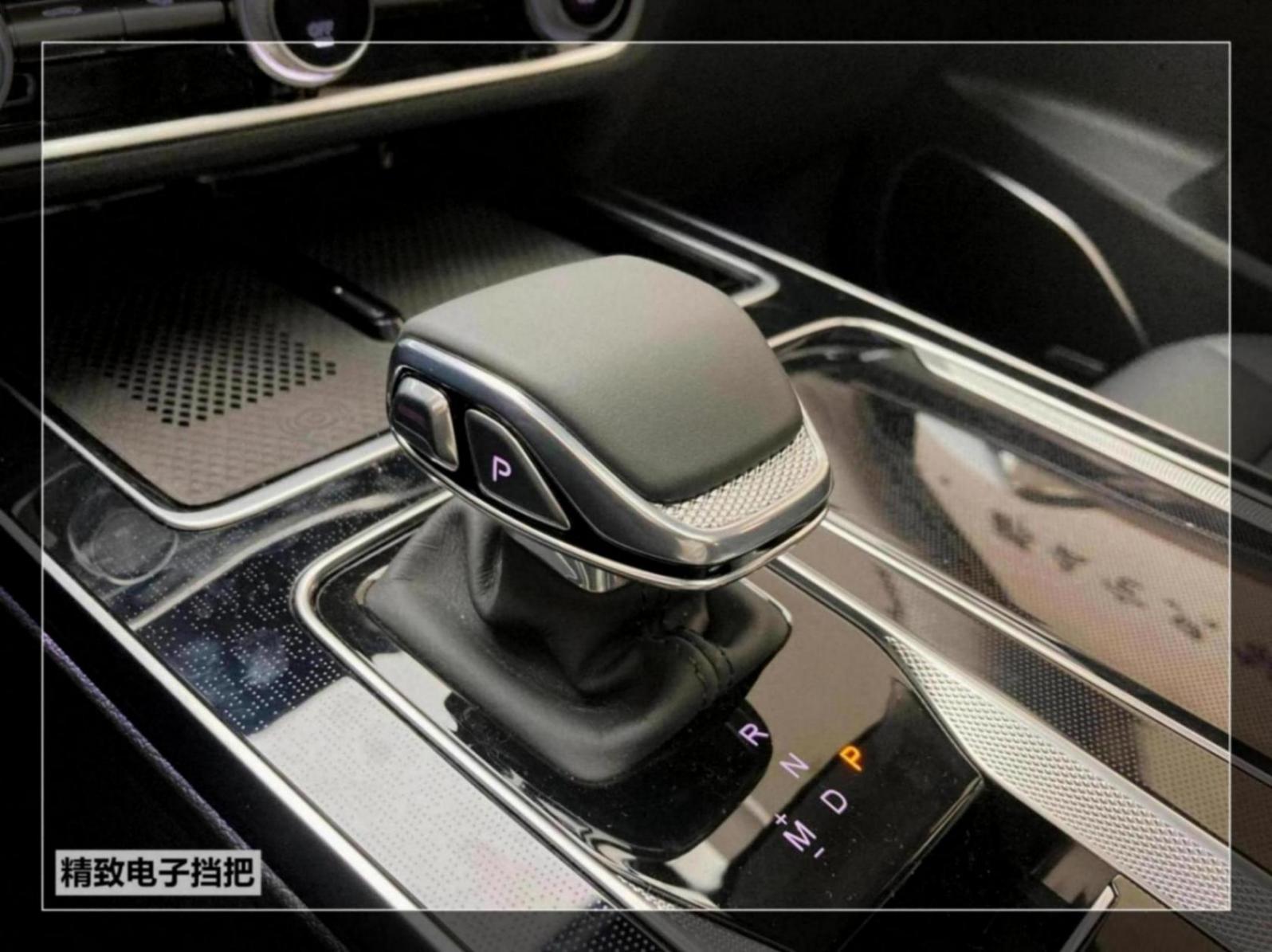 20萬(wàn)級(jí)的中型SUV,動(dòng)力不輸合資車(chē),體驗(yàn)紅旗HS5