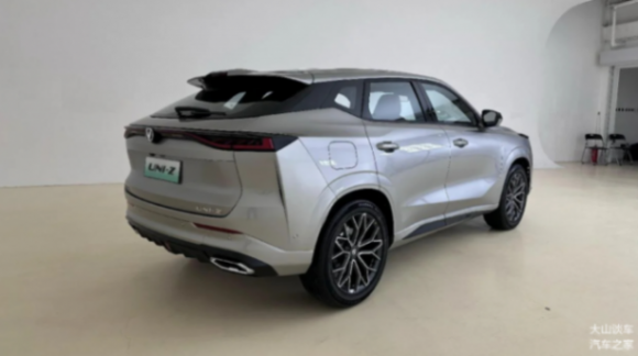 入門即滿配,首選125km卓越型,長安UNI-Z購車手冊來了