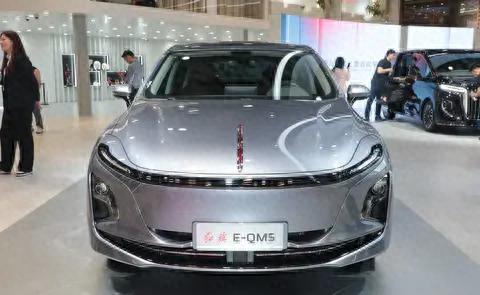 新款紅旗 E-QM5 上海車展亮相,換懷擋 / 續(xù)航 610 公里